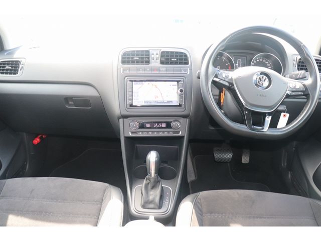 VolksWagen POLO 2017-04 196615-10