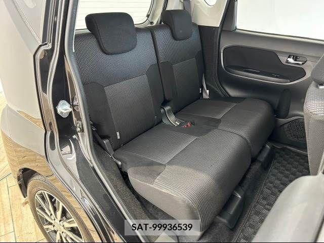 Daihatsu MOVE CUSTOM 2017-10 223693-5