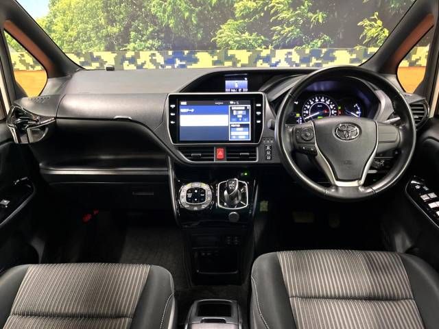 Toyota VOXY HYBRID 2018-11 187851-1
