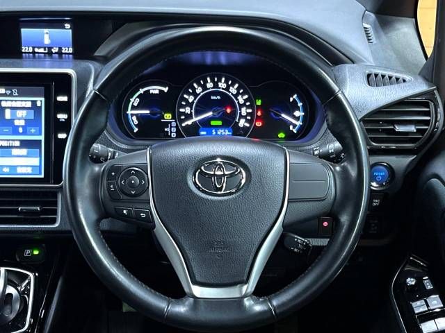 Toyota VOXY HYBRID 2018-11 187851-11
