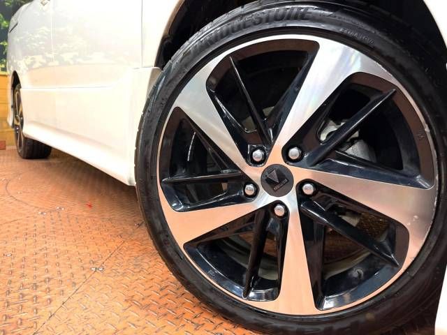 Toyota VOXY HYBRID 2018-11 187851-14