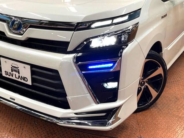 Toyota VOXY HYBRID 2018-11 187851-13