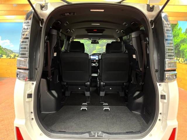 Toyota VOXY HYBRID 2018-11 187851-12