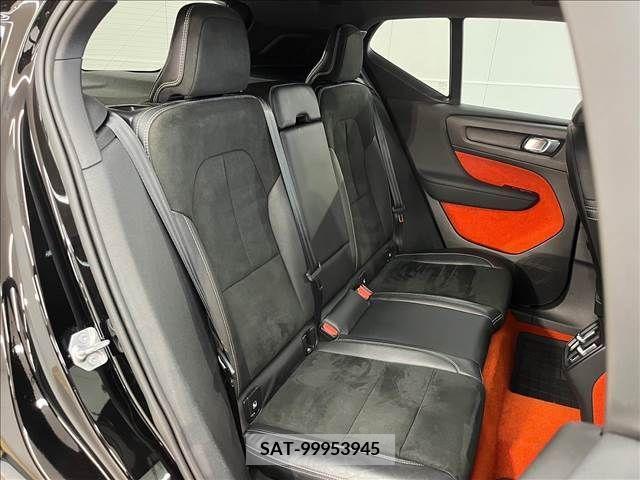 Volvo XC40 2018-06 320612-12