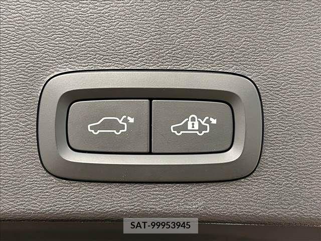 Volvo XC40 2018-06 320612-10
