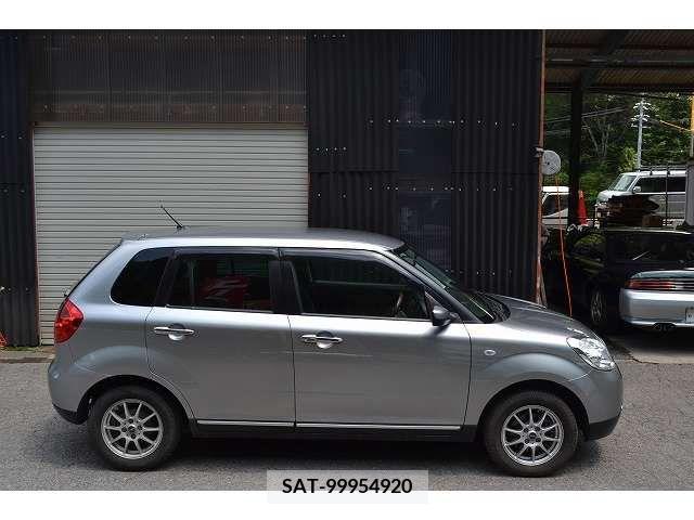 Mazda VERISA 2010-03 252535-5