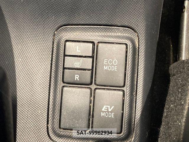 Toyota AQUA 2013-06 356351-17