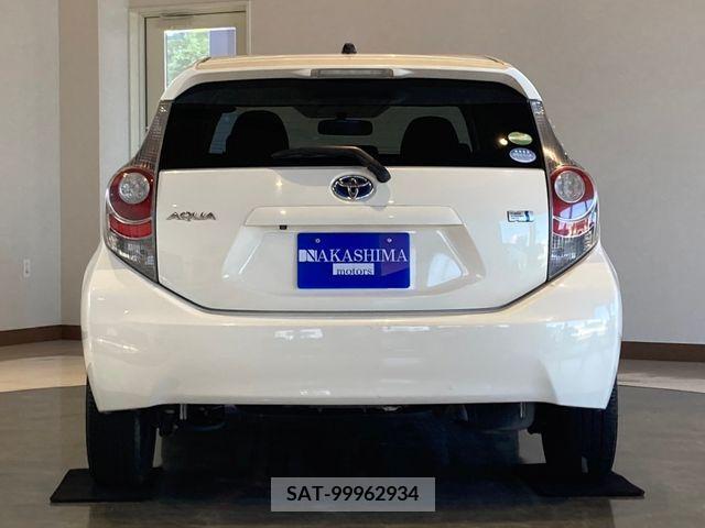 Toyota AQUA 2013-06 356351-3
