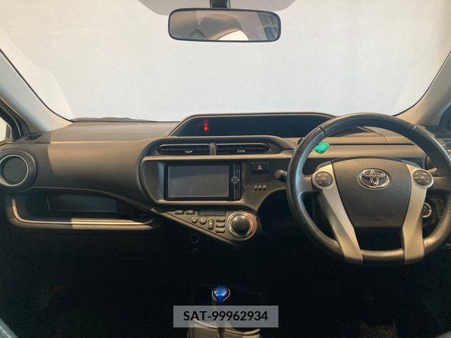 Toyota AQUA 2013-06 356351-10