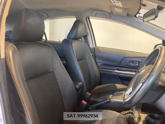Toyota AQUA 2013-06 356351-11