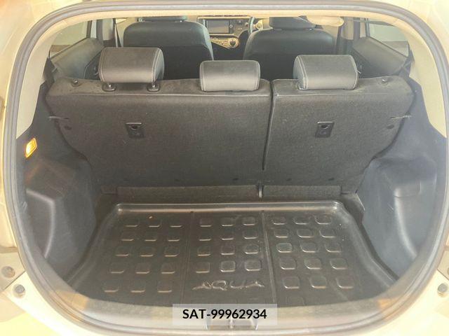 Toyota AQUA 2013-06 356351-8