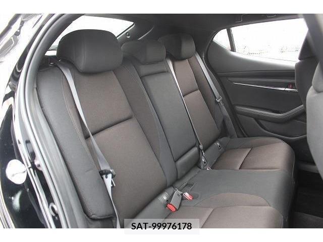 Mazda MAZDA3 2019-08 352110-14