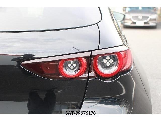 Mazda MAZDA3 2019-08 352110-11