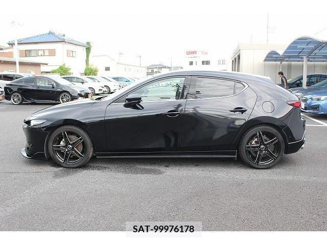 Mazda MAZDA3 2019-08 352110-9