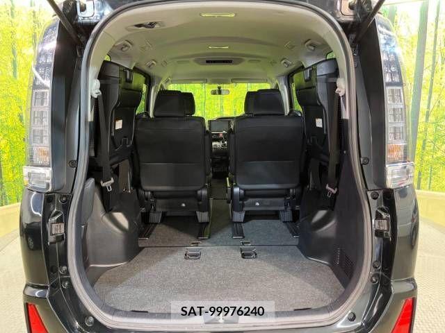 Toyota VOXY 2015-11 289118-12