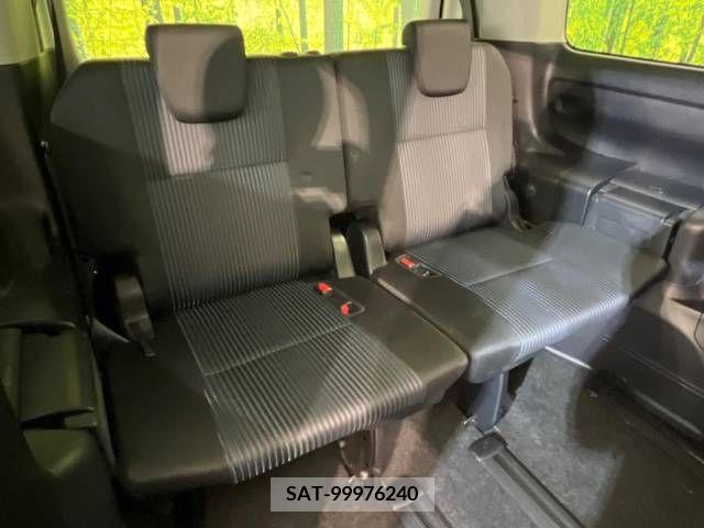 Toyota VOXY 2015-11 289118-11