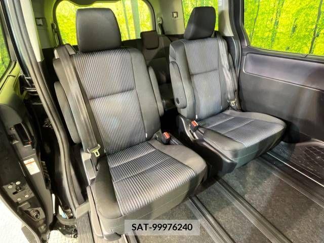 Toyota VOXY 2015-11 289118-10
