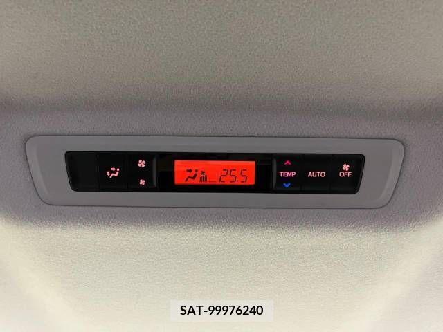 Toyota VOXY 2015-11 289118-6