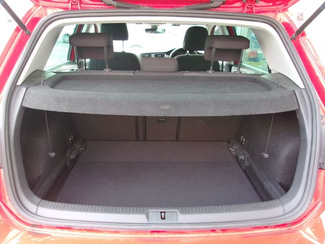 VolksWagen GOLF 2019-09 27242-15