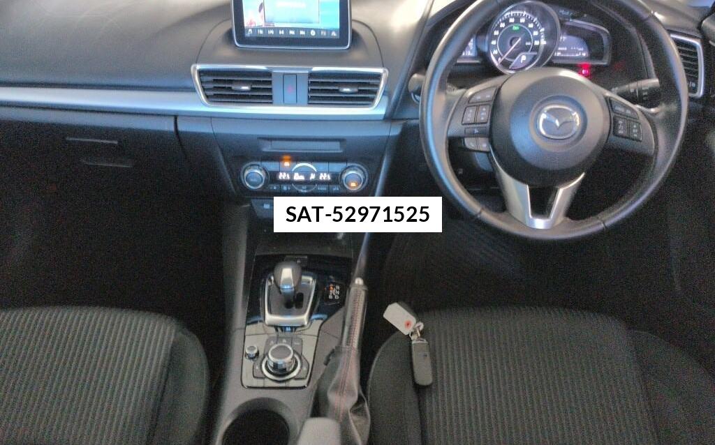 Mazda AXELA HYBRID 2014 8930560-2