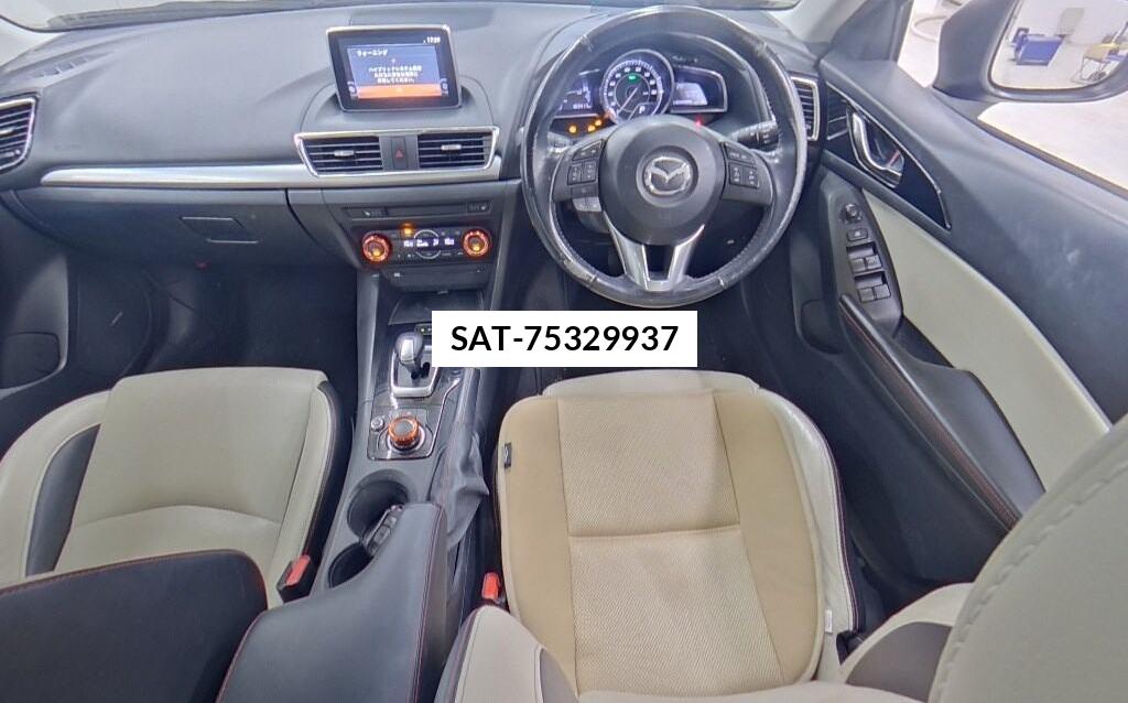 Mazda AXELA HYBRID 2013 8930566-2