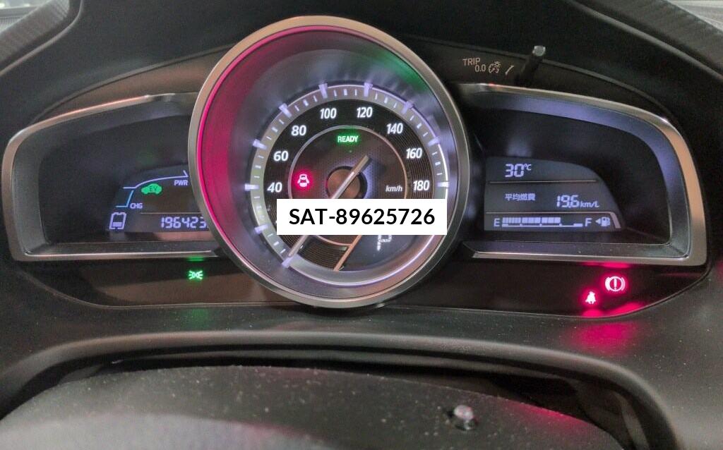 Mazda AXELA HYBRID 2015 8930524-5