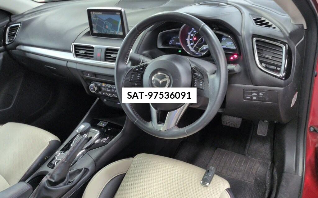 Mazda AXELA HYBRID 2014 8930562-2