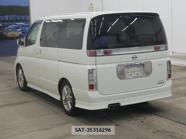 Nissan ELGRAND 2002 8839283-1