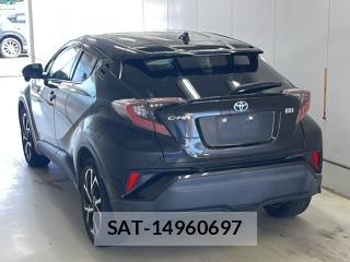 Toyota C-HR 2017 8893167-1