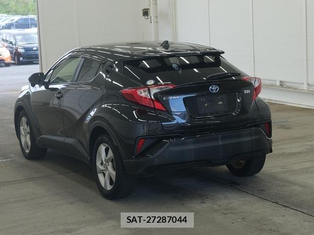 Toyota C-HR 2017 8893127-1