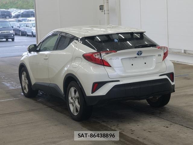 Toyota C-HR 2017 8893166-1