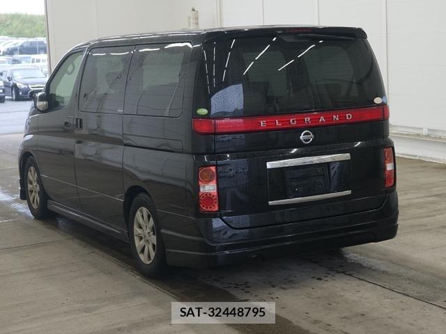 Nissan ELGRAND 2007 8888752-1