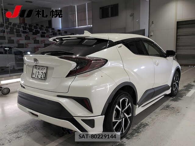 Toyota C-HR 2018 8893187-1