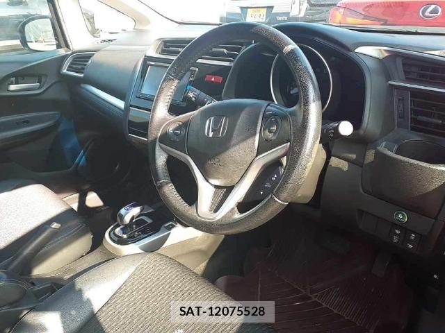 Honda FIT 2015 8862128-9