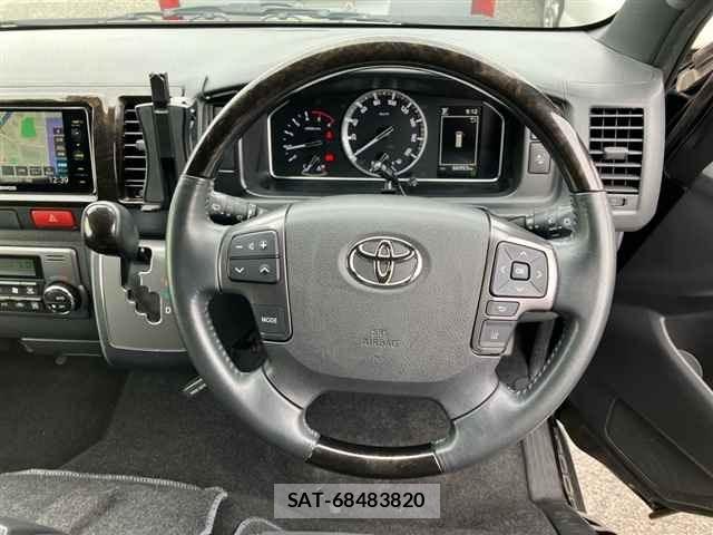 Toyota HIACE VAN 2022 8698168-3