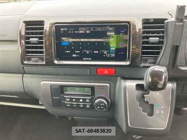 Toyota HIACE VAN 2022 8698168-6