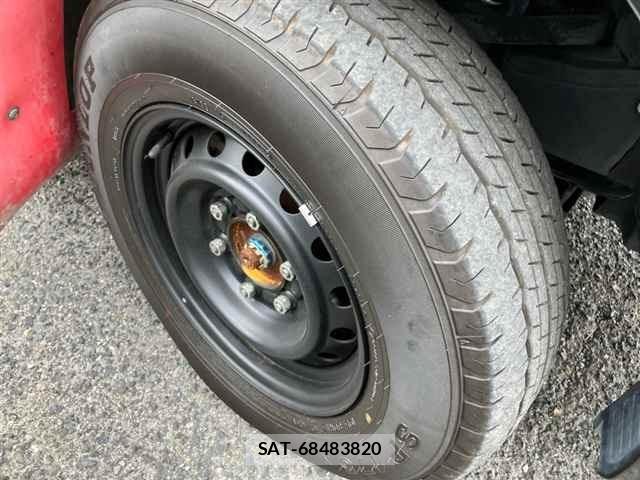 Toyota HIACE VAN 2022 8698168-9