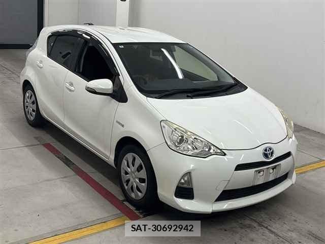 Toyota AQUA 2014 8705885-0