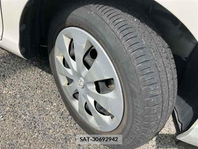 Toyota AQUA 2014 8705885-9