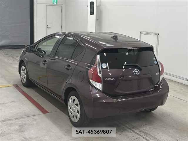 Toyota AQUA 2016 8705886-1