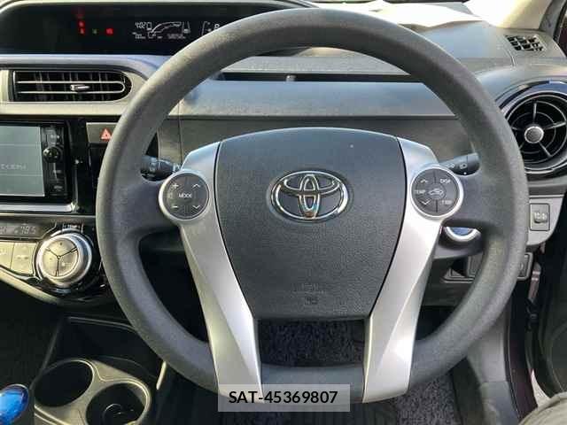 Toyota AQUA 2016 8705886-3