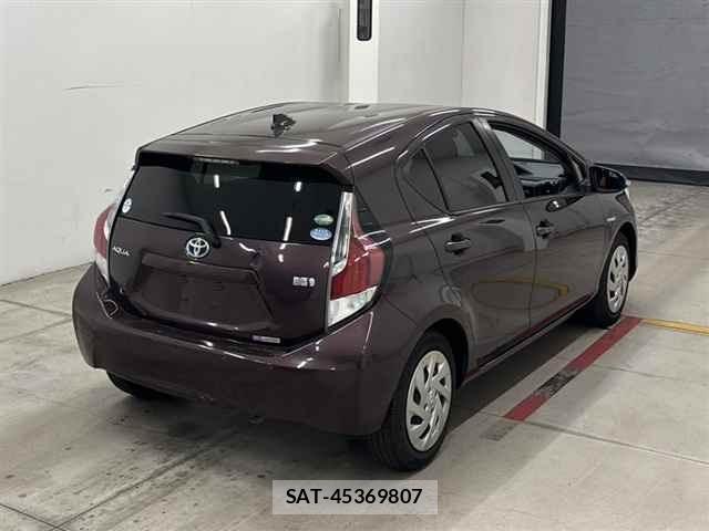 Toyota AQUA 2016 8705886-5
