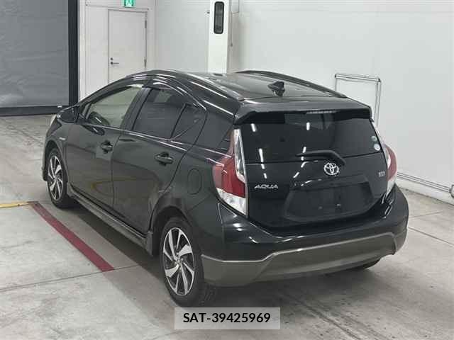 Toyota AQUA 2015 8705887-1