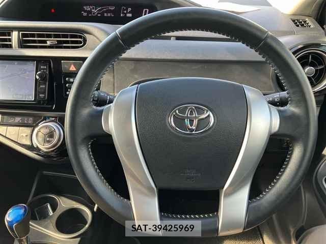 Toyota AQUA 2015 8705887-3