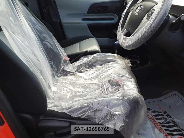 Toyota AQUA 2012 8944355-10
