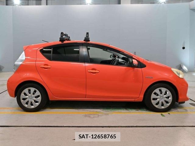 Toyota AQUA 2012 8944355-3