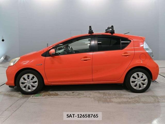 Toyota AQUA 2012 8944355-4