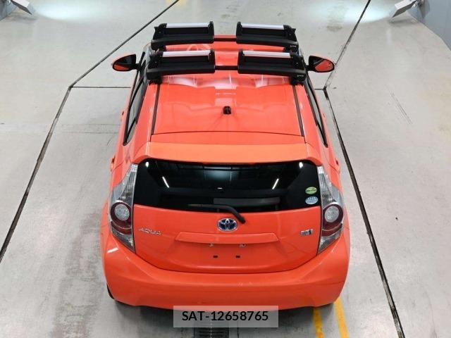 Toyota AQUA 2012 8944355-8