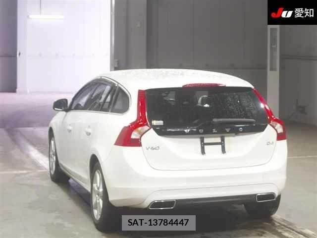Volvo V60 2015 8802433-1