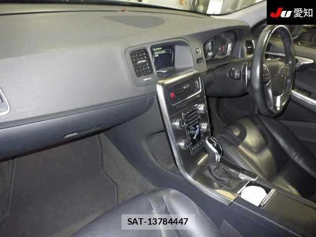Volvo V60 2015 8802433-3